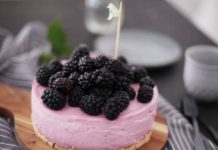 Szeder torta – Nagyon gyümölcsös sütés nélküli torta