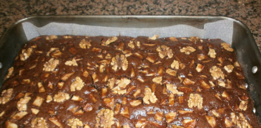 Mámorító almás diós szelet – kevert tészta, nincs vele sok munka!