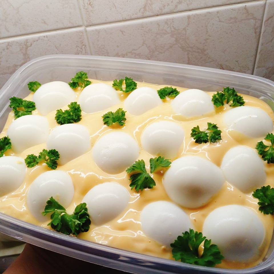 Töltött tojás, egyszerű variáció, finom házi majonézzel ...