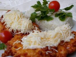 Csirkemell sajtos-burgonyás bundában